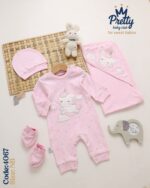 ⁦طقم للمواليد سالوبيت و كوفرتة وايس كاب و جوانتى 4067 pretty baby⁩ - الصورة ⁦3⁩